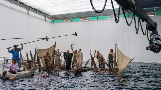 Behind the scenes filming LOTR: Rings of Power in a studio